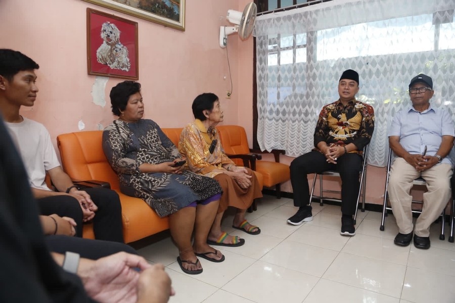 Wali Kota Eri Cahyadi Takziah Korban Laka Lumajang di Gubeng dan Wiyung