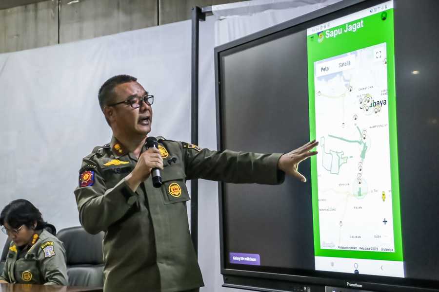 Aplikasi Sapu Jagat Pantau Mobilitas Petugas Satpol PP Surabaya di Lapangan
