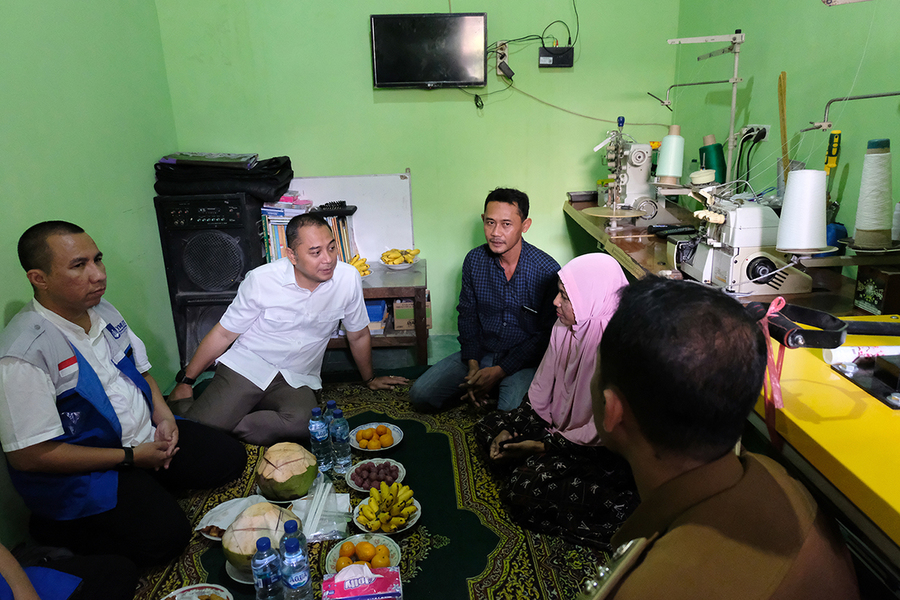 YMI ITS Bedah Rumah Warga Tak Layak Huni, Wali Kota Eri: Surabaya Bergerak Semakin Terlihat Nyata!