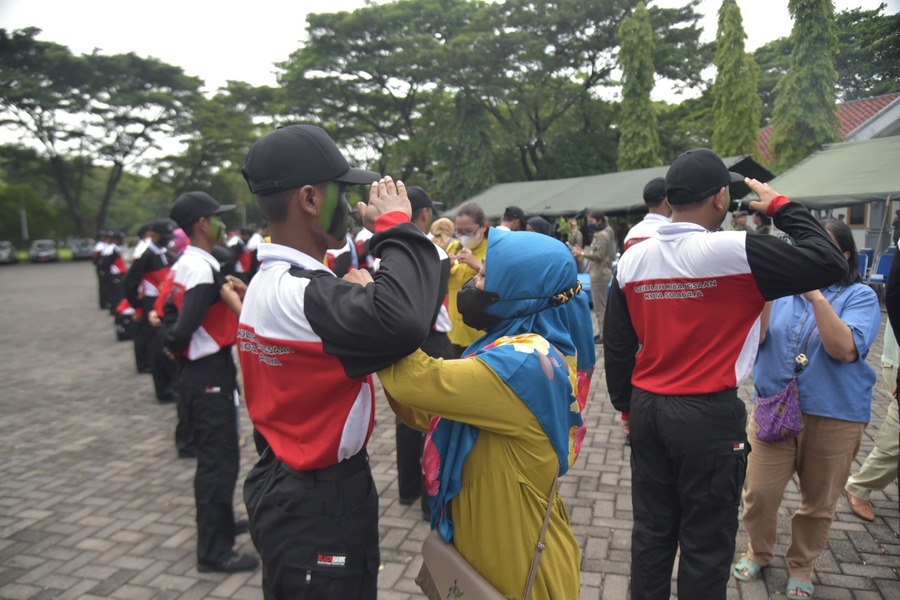 Isak Tangis Warnai Penutupan Sekolah Kebangsaan Pemkot Surabaya di Lanudal Juanda