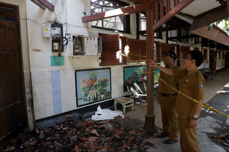 Pasca Kebakaran di SDN Dr. Soetomo V, Pemkot Surabaya Alihkan Pembelajaran via Daring