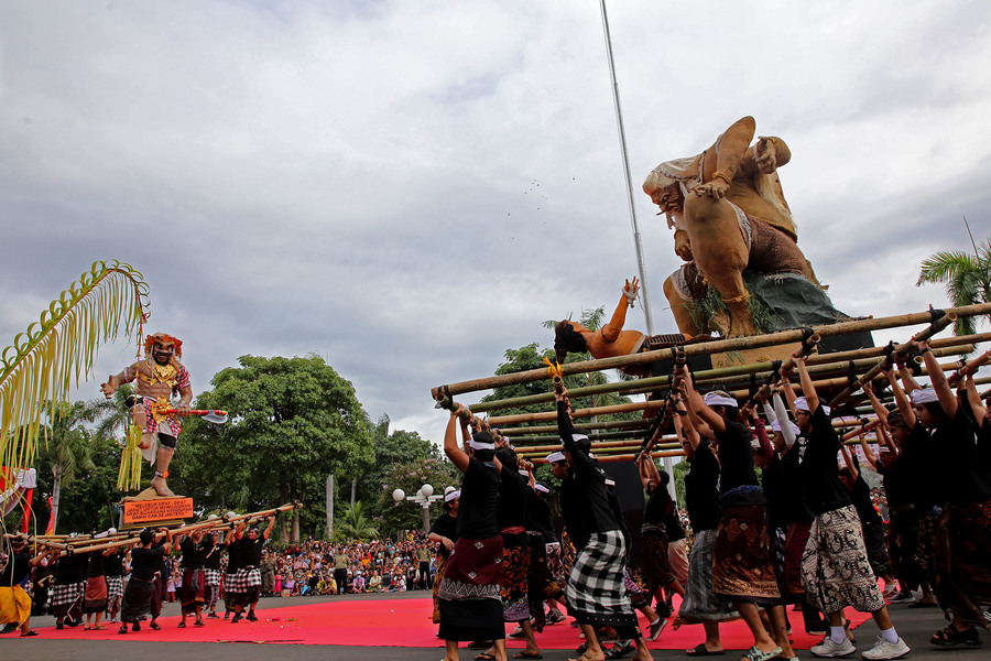 Pawai Ogoh-Ogoh di Taman Surya, Wali Kota Eri: Balai Kota ini Rumah Semua Agama