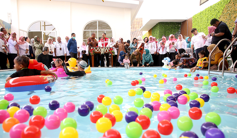 Pemkot Surabaya Sediakan Kolam Renang Gratis untuk Penanganan Stunting dan Gizi Buruk
